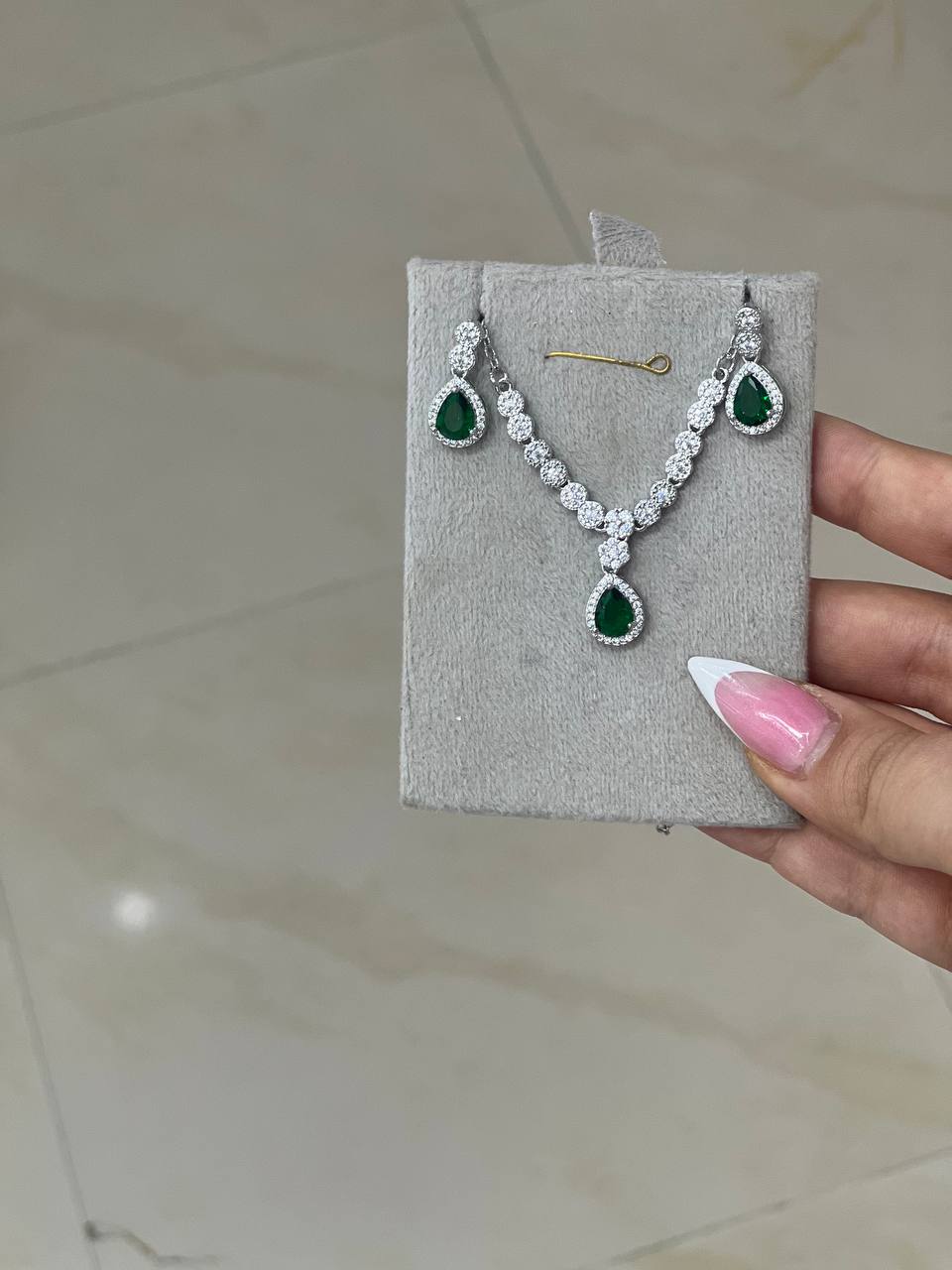 نیمست جذاب یاقوتی جنس و برند استیل